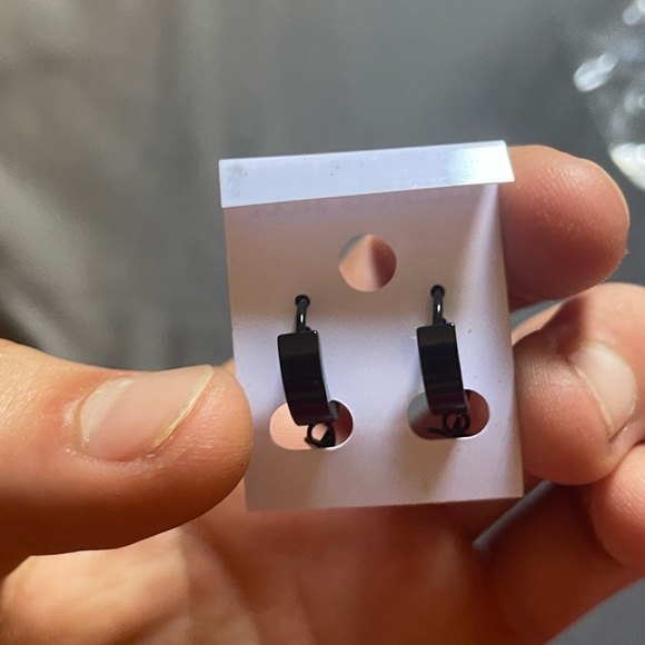 Razor blade earrings - Picture 2 of 2